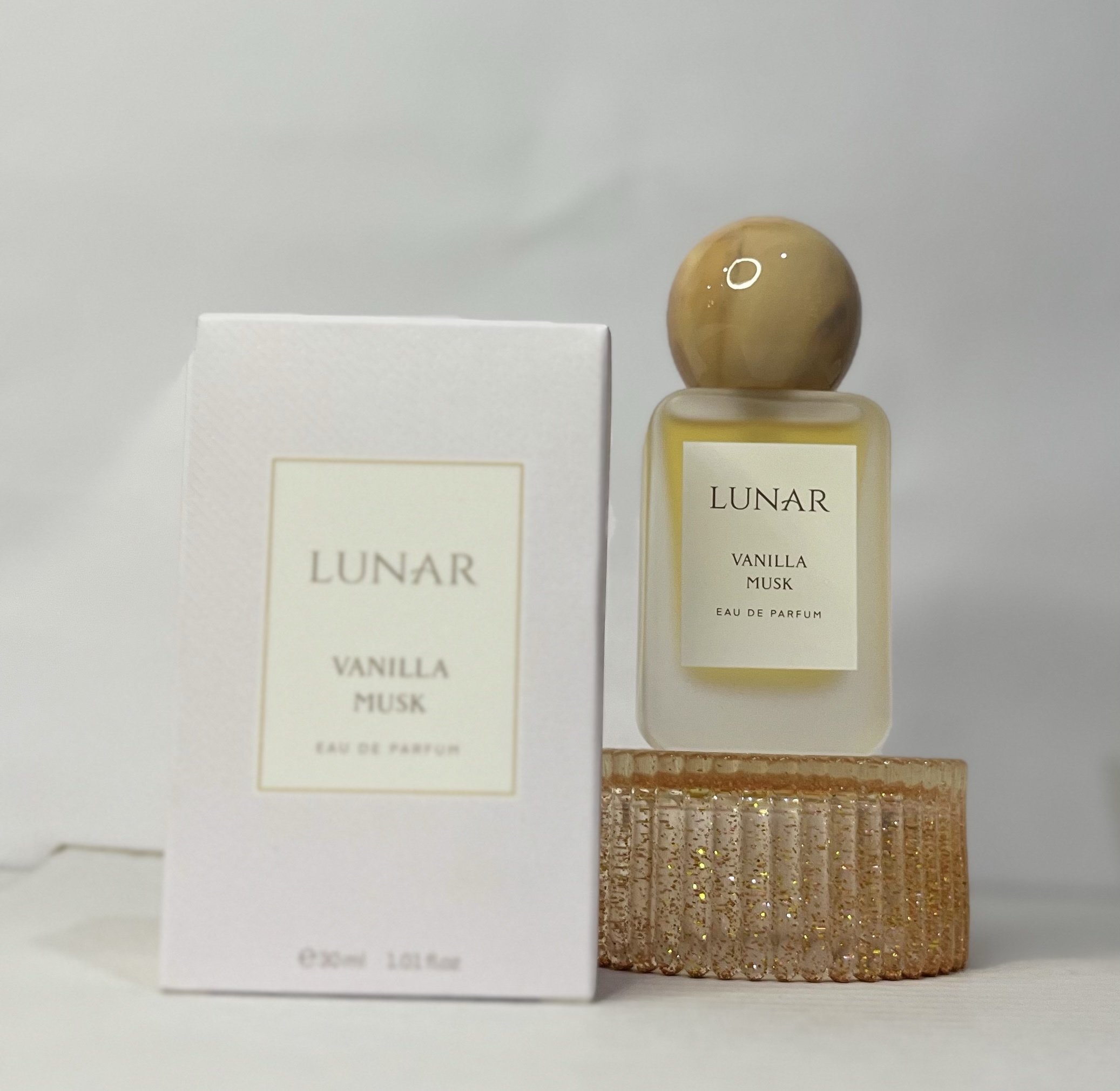 LUNAR(VANILLA MUSK) by Cosmic scent - Image 3